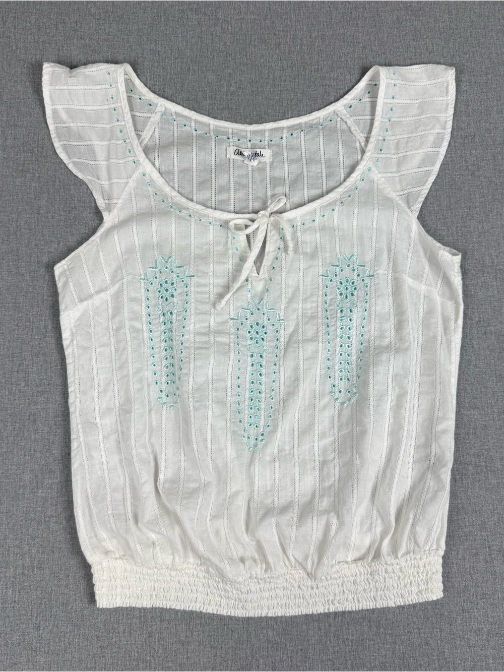 Aeropostale‎ White Embroidered Peasant Top M Flutter Sleeve Boho Y2K